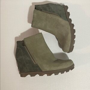 Sorel, Olive Green, interior platform Ankle Boots.